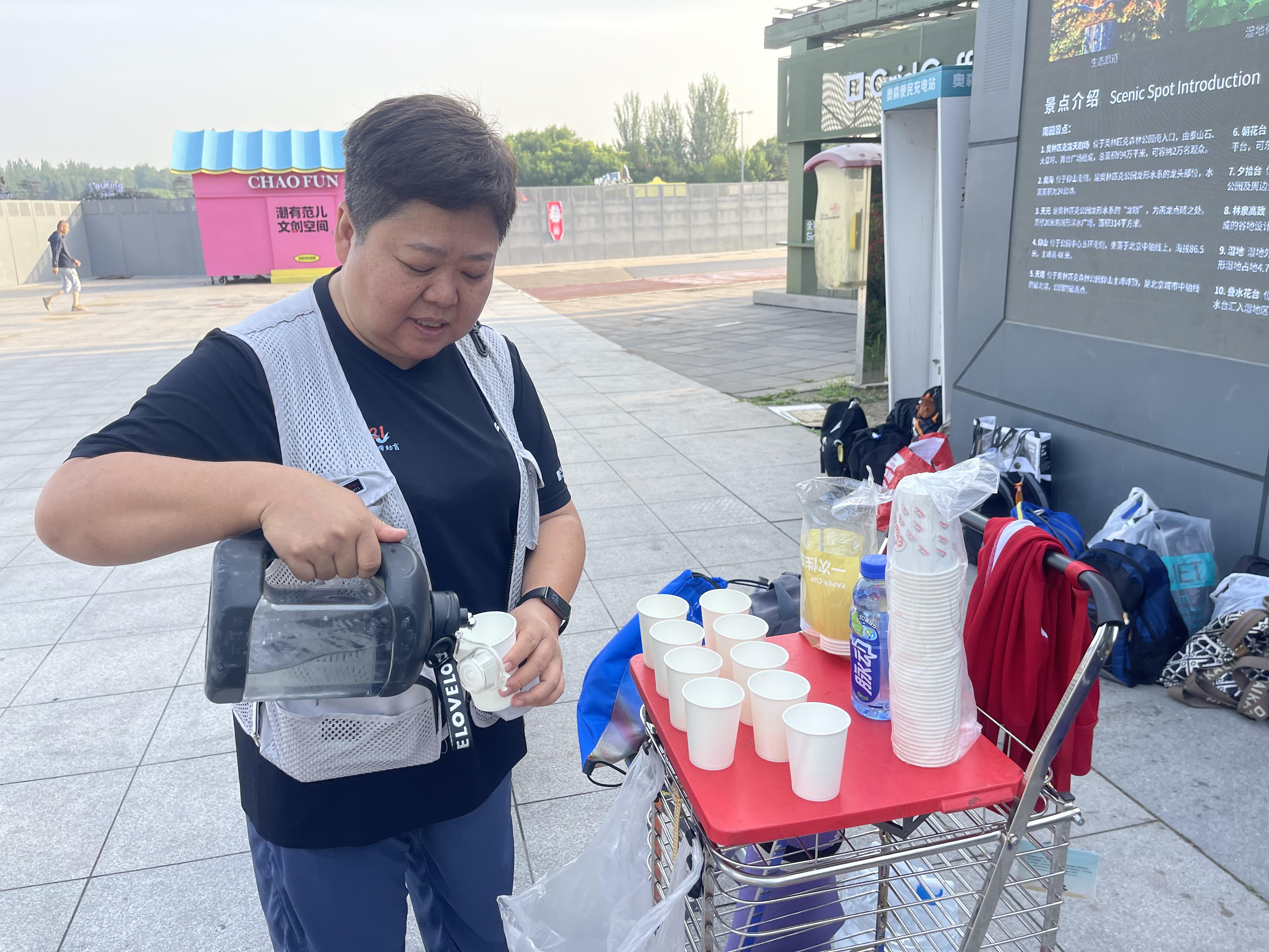 扎克约翰逊领跑慈善精英赛冲冠