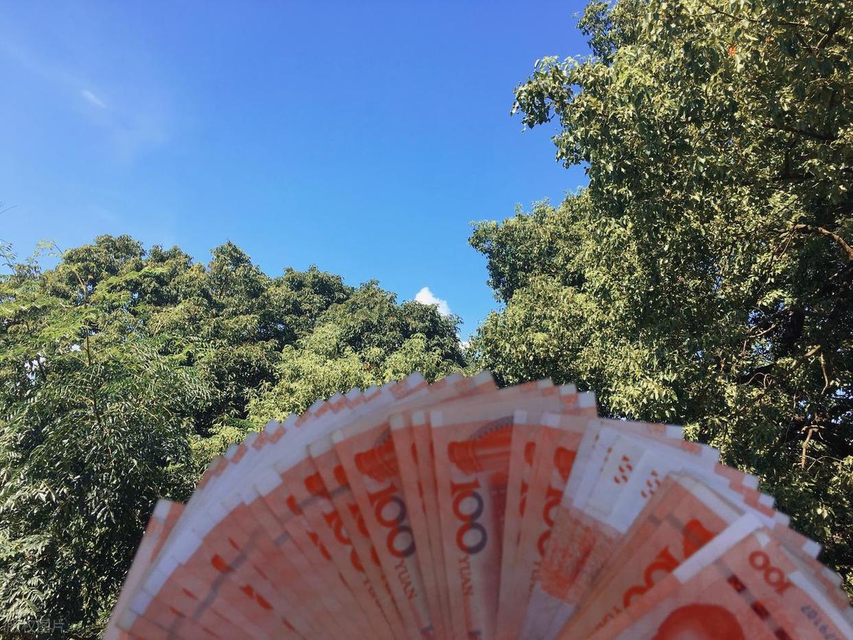 巴黎卖拉莫斯+李刚仁收入破亿，将求购阿克利乌什、迪奥曼德