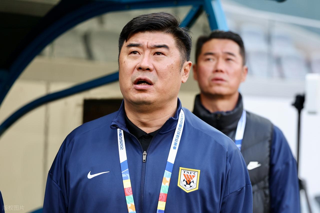 不到两年前，他被国王裁掉，如今他却带领尼克斯拿到了总冠军？