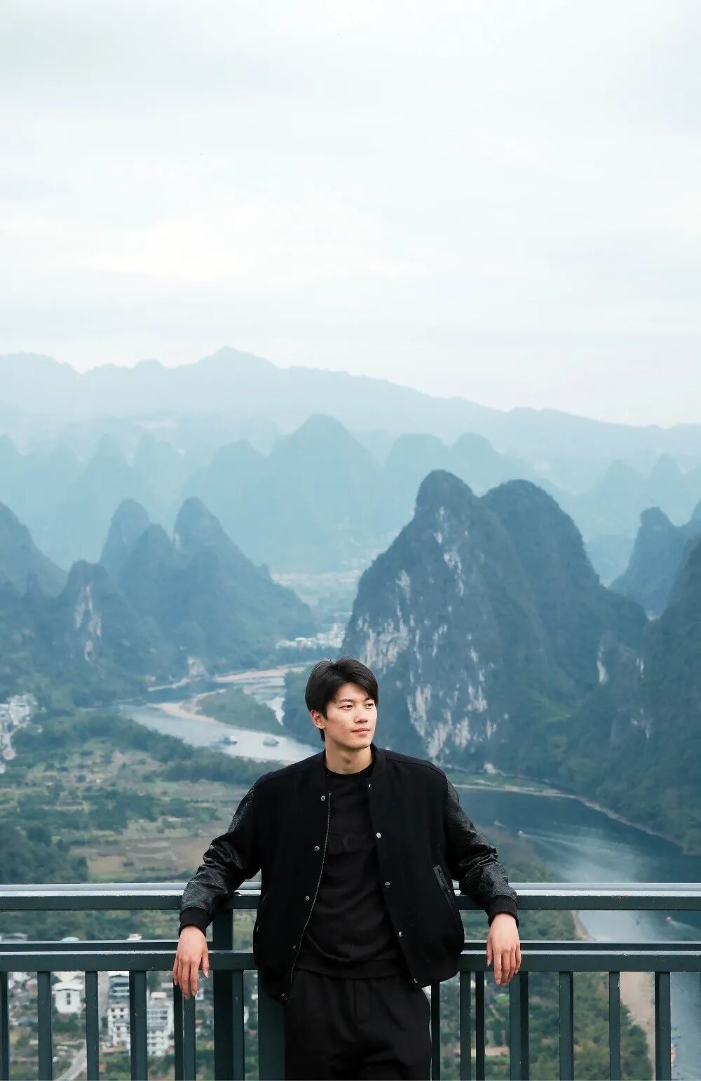 老鹰1年1400万美元留住澳洲中锋，他们也是付出了不小的代价？