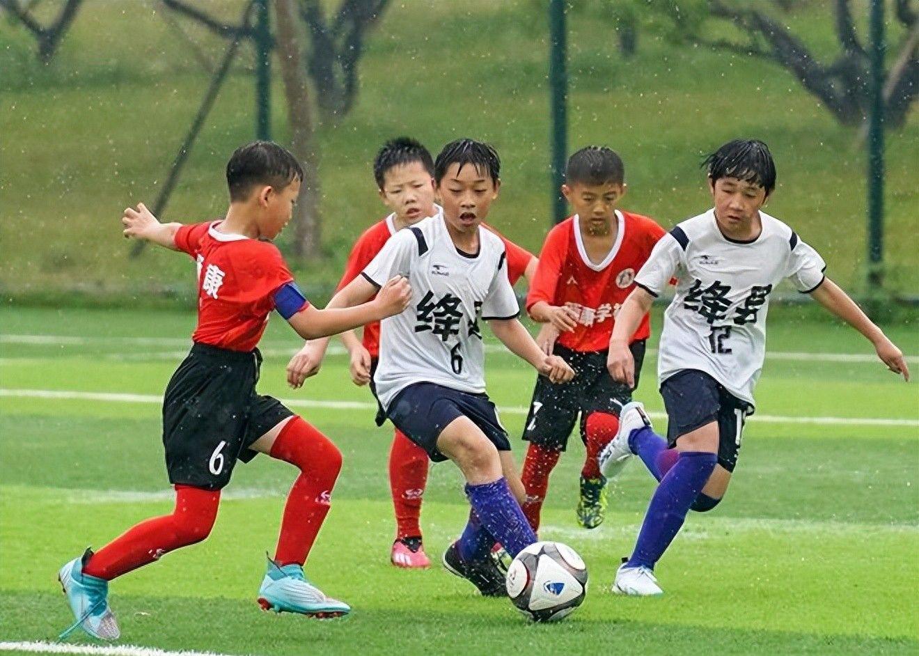 学霸港姐王嘉慧晒美照 颜值体态双在线气质出众