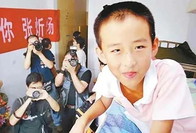 拉杜卡努晋级女王赛决赛致谢团队