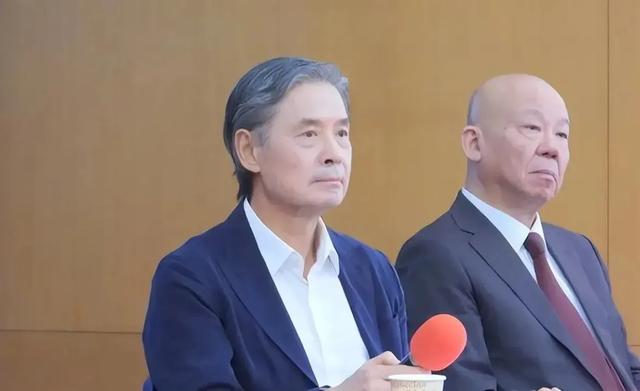 德约已在温网男单豪取105胜，追平费德勒并列公开赛时代第一