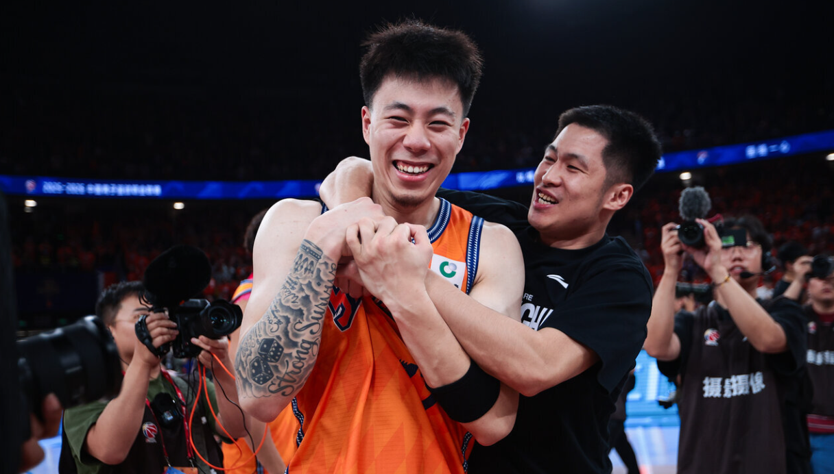 乌法115k欧元买断阿加波夫，结束租借正式加盟