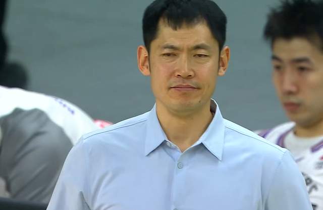 罗马诺：纽卡接近签下阿贾克斯18岁中场斯图尔，总价超2500万欧