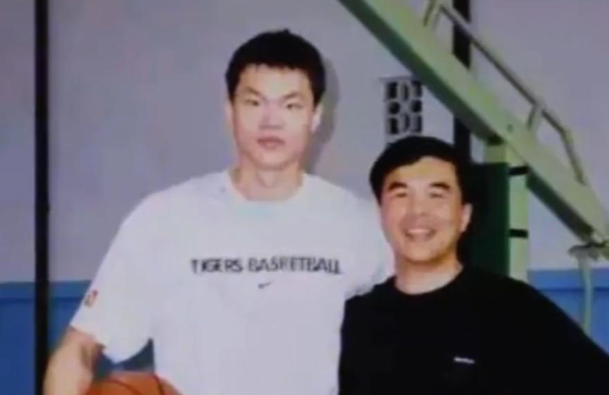 布伦森当选FMVP 尼克斯53年首冠
