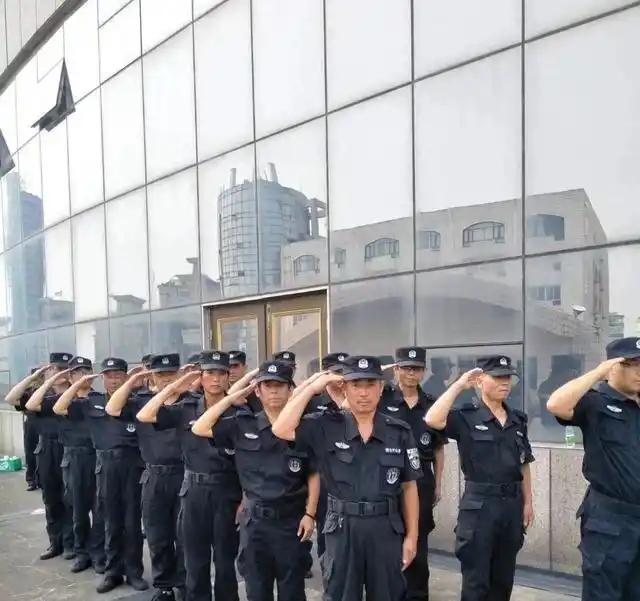 文班谈被球迷扔鸡蛋：显然这种行为很不好，但我并不在意