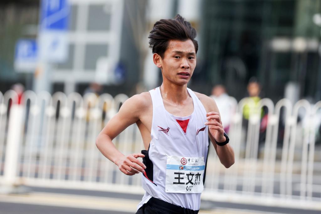 5年2.41亿！？湖人有点难了，老詹要抱孙子了