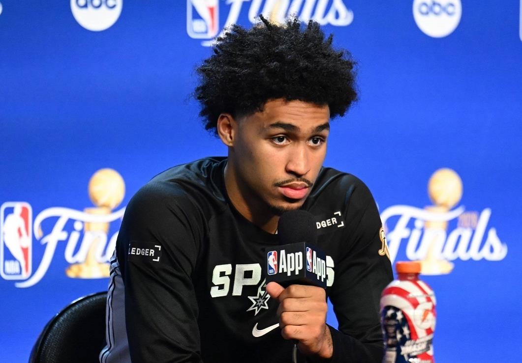 ESPN：马刺大概率留下福克斯