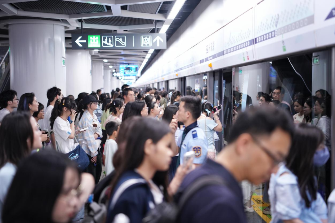 53年一遇：尼克斯把冠军派对搬上《今夜秀》