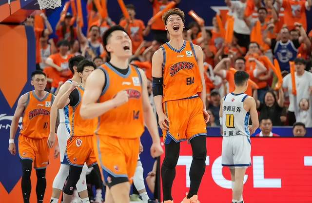 30分+36分+45分！历史首人！从二轮秀到全票FMVP，布伦森逆天改命