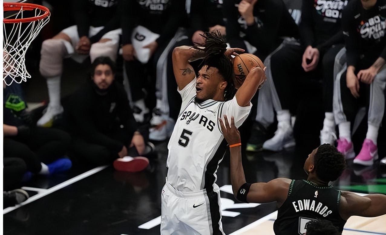拿下NBA总冠军的纽约尼克斯队，还是联盟赚钱高手