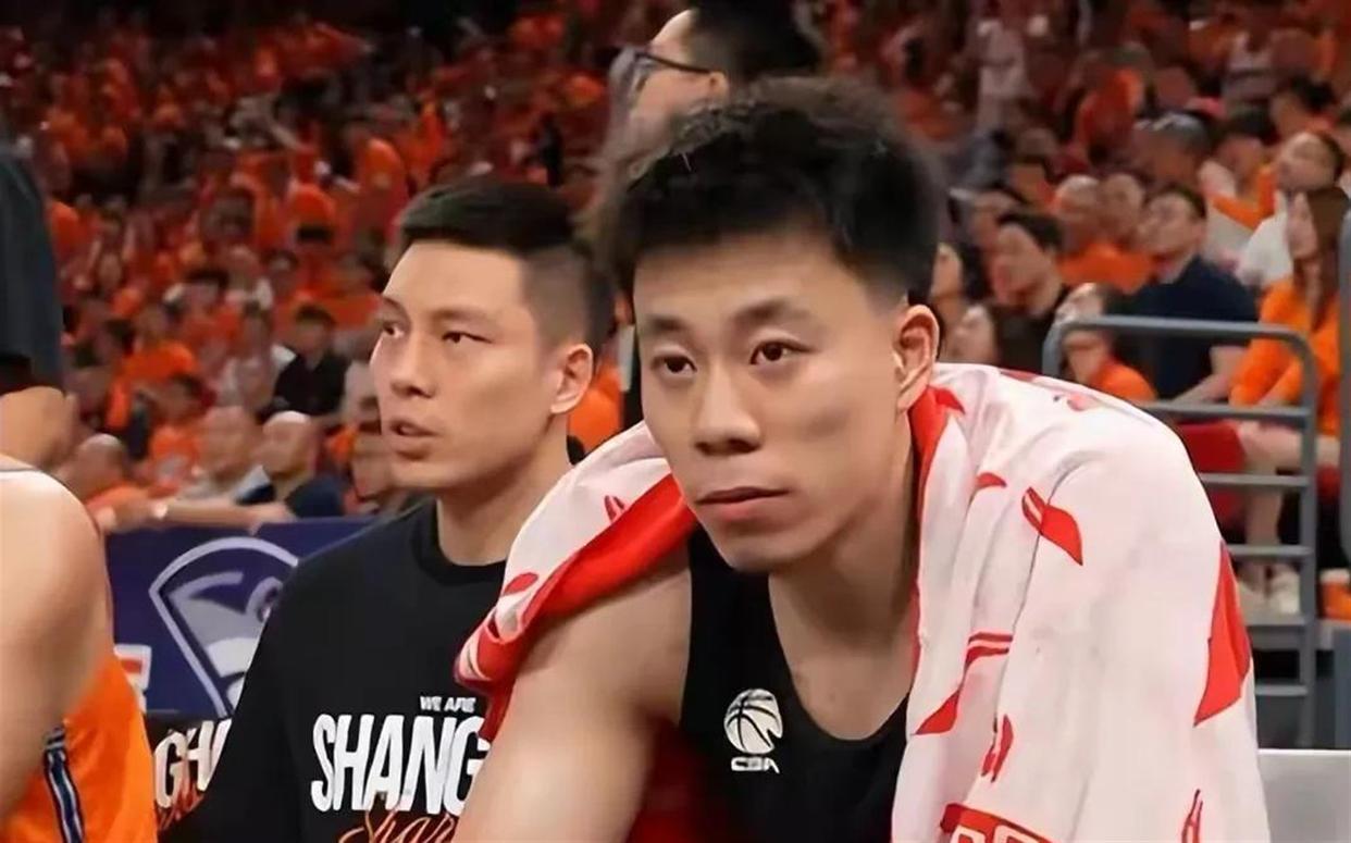 除了先发锋线大将，还有4名球员会是黄蜂今夏可能被送走的对象？