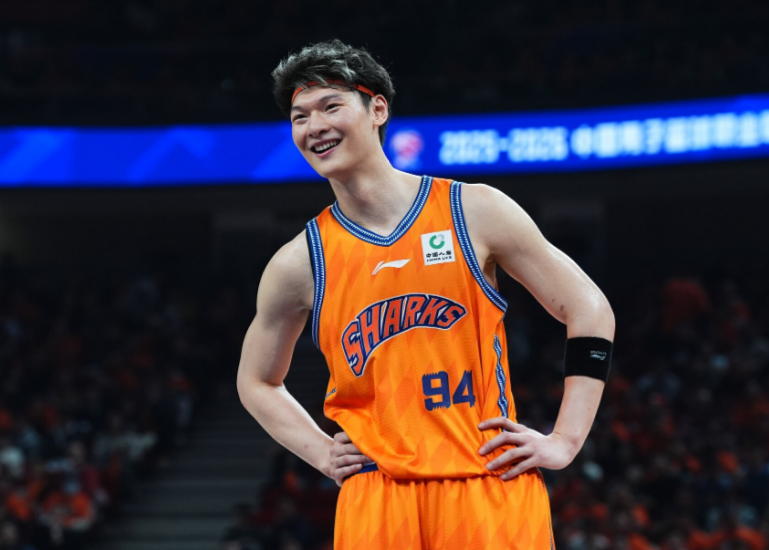 不惧文班垫脚布伦森45+3，唐斯全场2分，尼克斯4