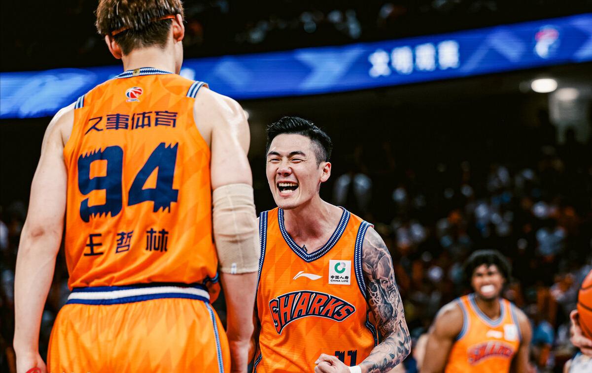 球迷吵翻！乔丹是NBA初代营销大牌，詹姆斯是迭代招牌，真相扎心