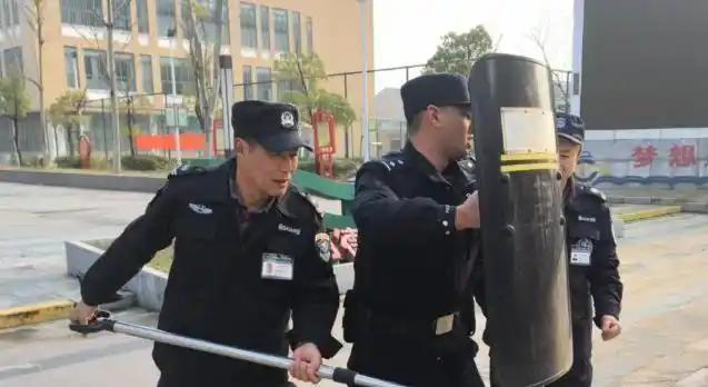 不是福克斯！不是米奇！马刺正式离队第一人诞生，文班成最大输家