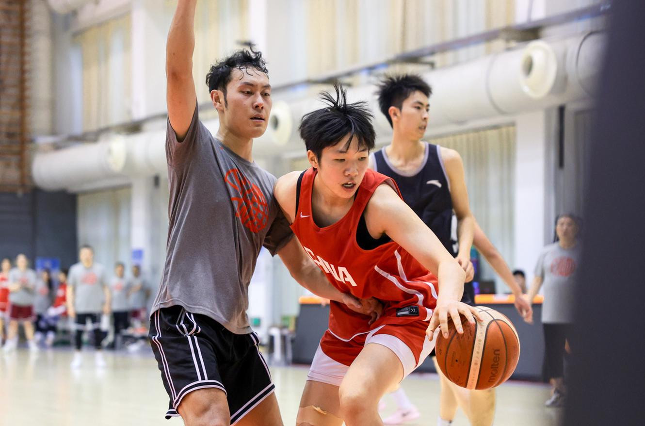 湖人计划今夏送走艾顿