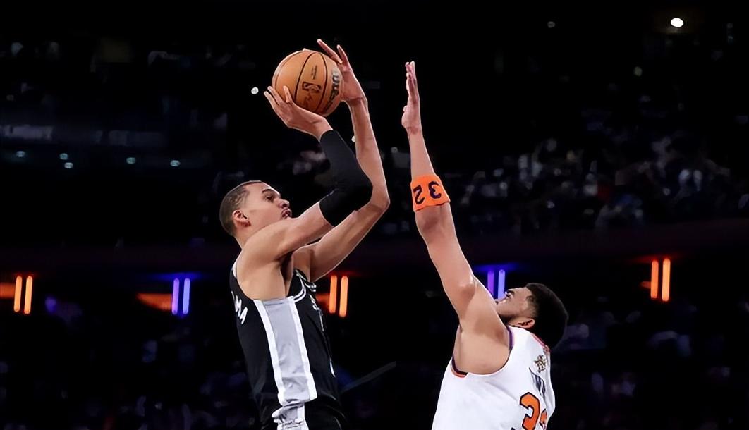 输给尼克斯4分！揪出1个表现最差之人，坑惨了马刺