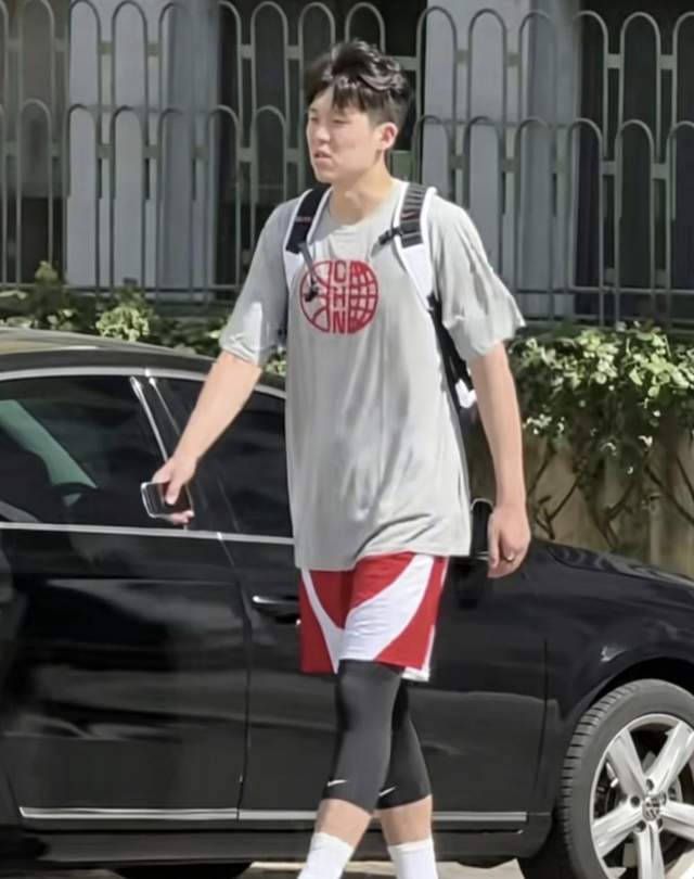 美媒扎心福克斯，米奇也被质疑！文班若想争冠，马刺要做出3改变