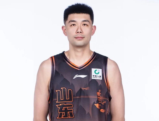 前任被捕，他扶正42胜；如今转身，赴另一座城