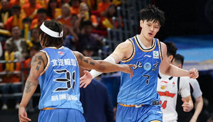 曝绿军追字母哥三方交易存硬伤
