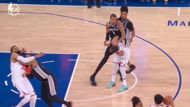 拿下NBA总冠军的纽约尼克斯队，还是联盟赚钱高手