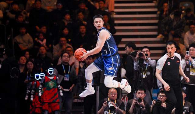 生涯进球数超越卡钦斯，格里娜升至历史第12