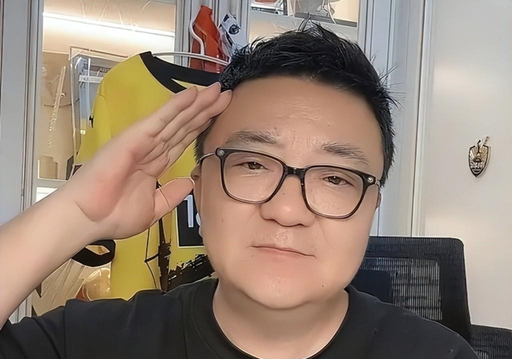 对欧文没兴趣，火箭追杰伦布朗！美媒晒三方交易方案：卖申京小贾