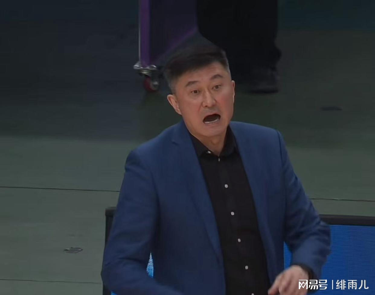 记者拉比奥、于帕、楚阿梅尼、萨利巴缺席训练前者母亲探班扑空