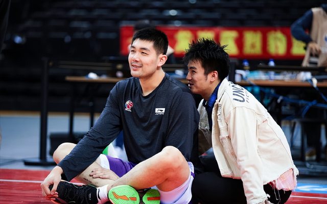 学霸港姐王嘉慧晒美照 颜值体态双在线气质出众