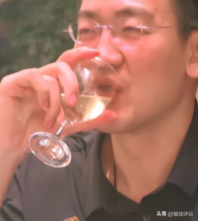 曼晚：加斯科因当年为钱拒曼联选热刺结果后悔终身，M费要注意了