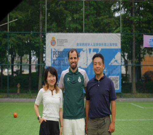 官方:德甲下赛季推出首发首秀纪念臂章